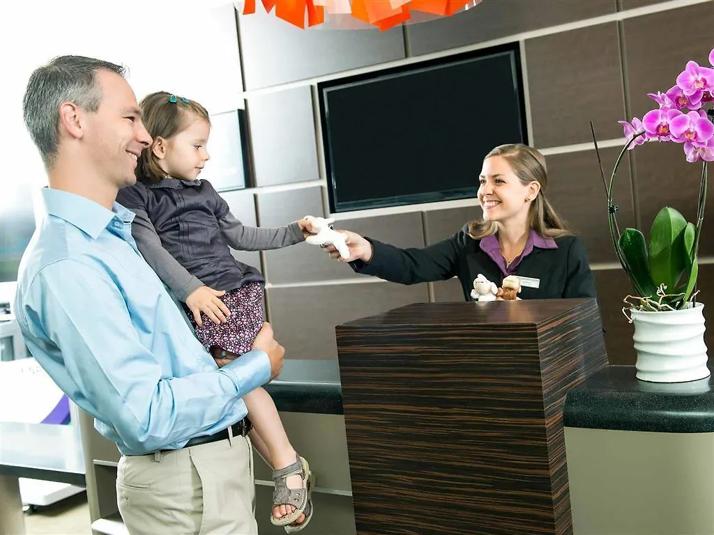 Novotel Lyon Bron Meeting & Events 4*,