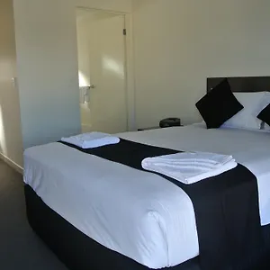 dooleys-springsure-tavern-motel.queenslandhotels.net/