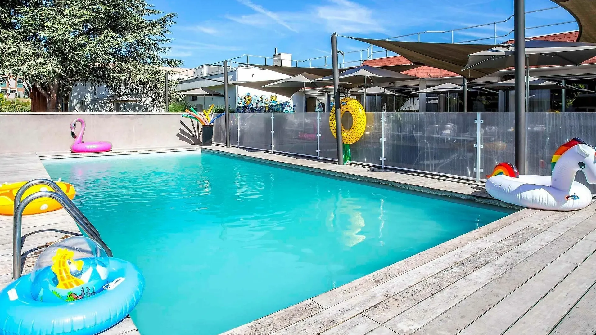 Novotel Lyon Bron Meeting & Events فندق