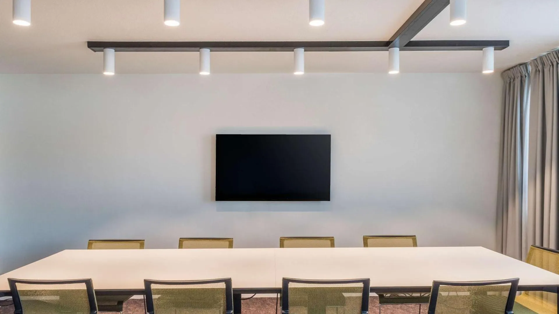 Novotel Lyon Bron Meeting & Events Hotel